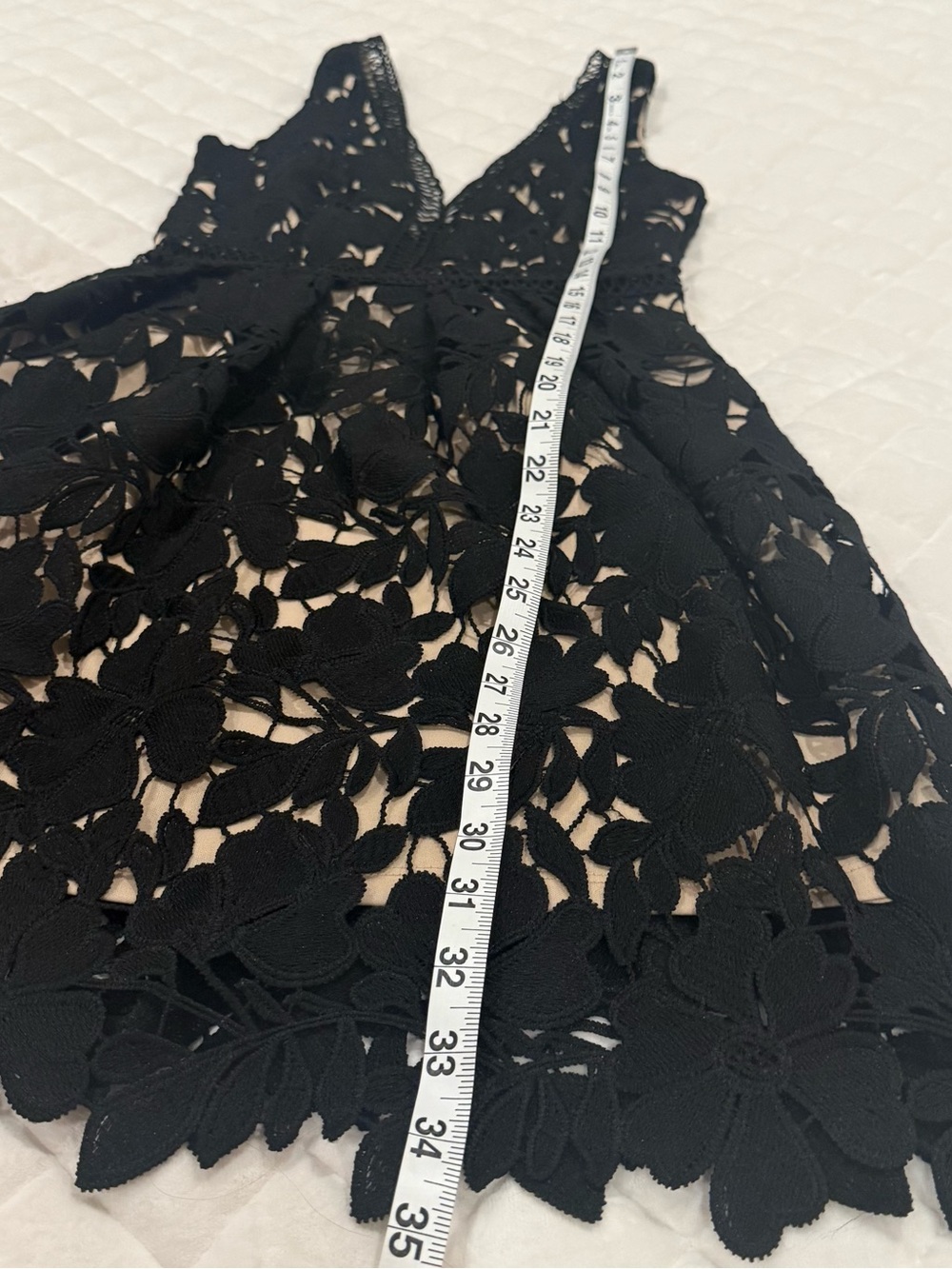Romeo & Juliet Couture Black & Nude Crochet Floral Lace Dress Size - Size Small - Picture 7 of 11